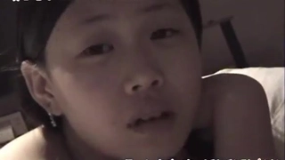 大学生闪现她的内裤,变得非常兴奋