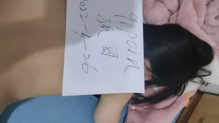 Leana的深喉技巧和屁股在牛仔姿势中弹跳