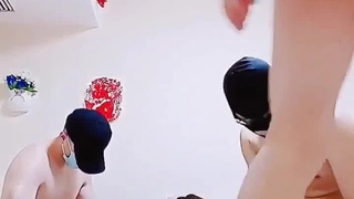 大鸡巴和大屁股的少女继女在浴室里被操