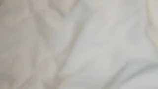 原以为有戴套 女学生还希望直接全部射出来 想不到无套爆量的精灌入..(中字)