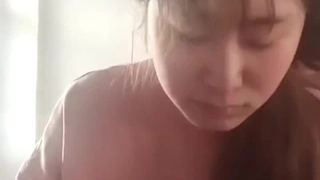 完美身材女同事会自己动，收藏点赞100晚上发露脸