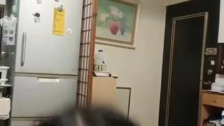 怪物鸡巴和可爱的金发女郎在铁杆宿舍房间里表演